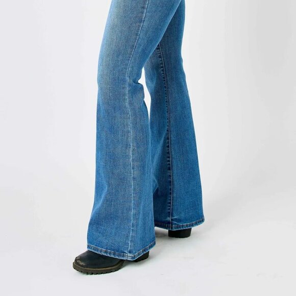 Judy Blue Full Size Hw Classic Flare Jeans Plus Size - Picture 1 of 8